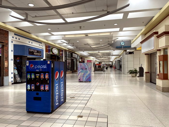 Fashion Square Mall - June 15 2022 Photo
